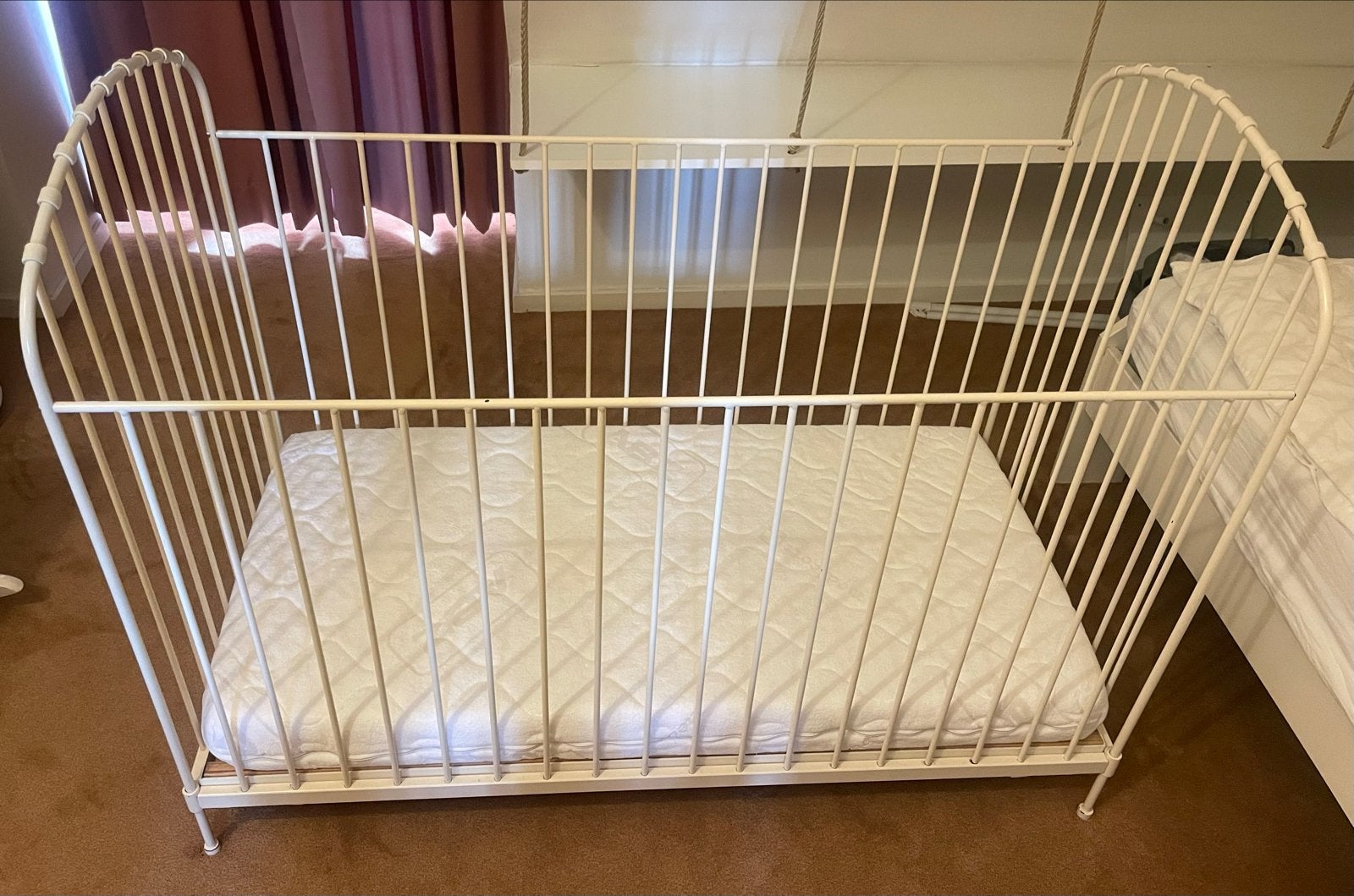 Wit ijzeren ledikant met matras, Ophalen, Gebruikt, Ledikant