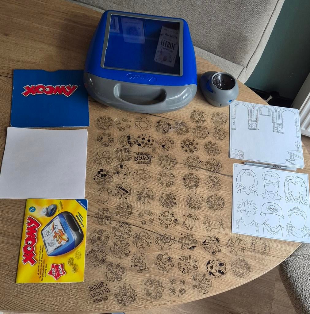 Xoomy tekentafel met projector en sjablonen, Ophalen of Verzenden, Gebruikt, Knutselen, Met licht
