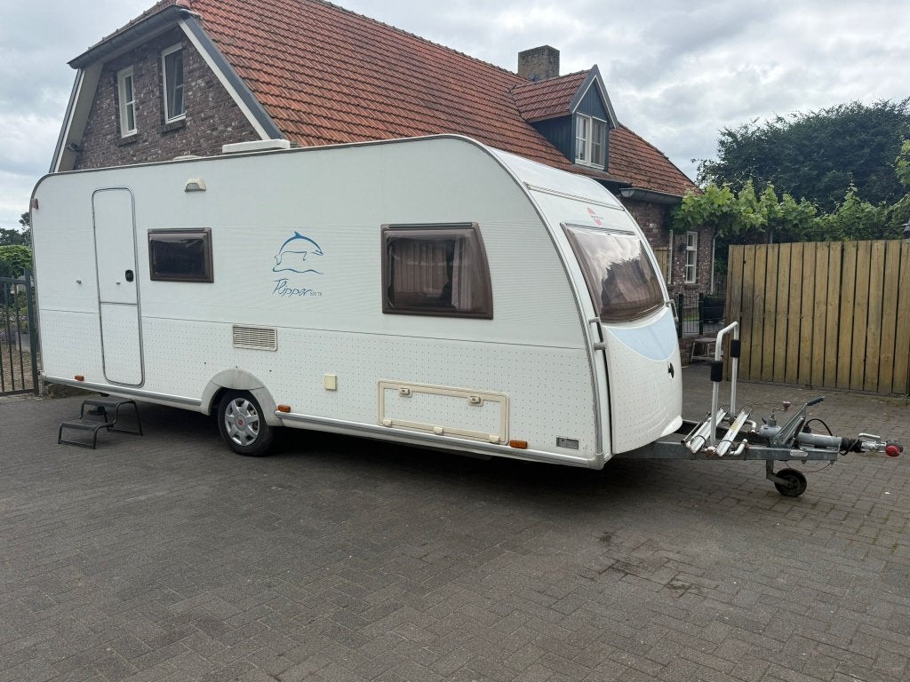 Burstner Flipper 6 persoons 2005 met Isabella voortent, Caravans en Kamperen, Treinzit, Particulier, Bürstner, 6 tot 7 meter
