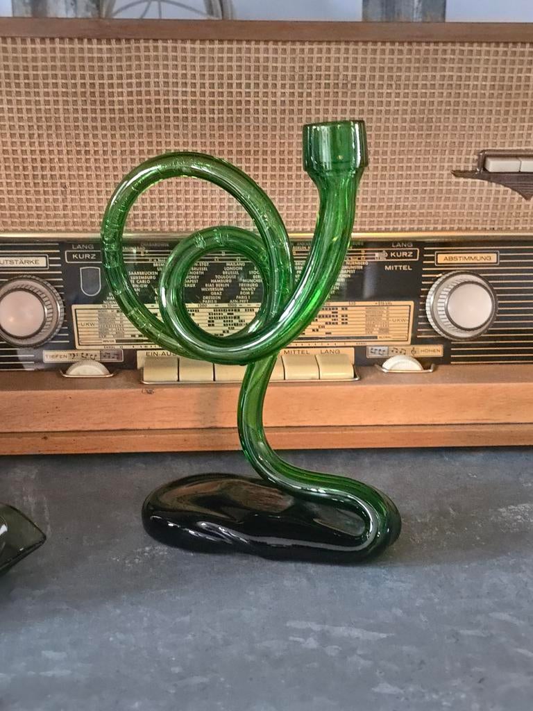 Zeldzame antieke groen glazen vaas gemaakt van oude fles €20, Antiek en Kunst, Ophalen of Verzenden