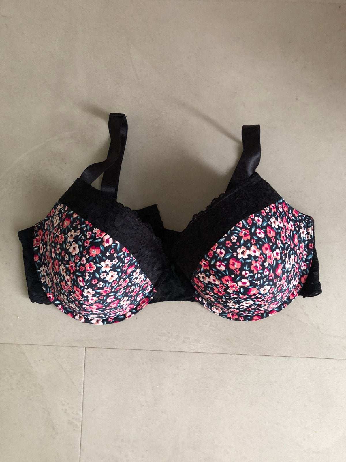 Nieuwe Kleurrijke BH met kant - Zeeman, Ophalen of Verzenden, Overige kleuren, BH