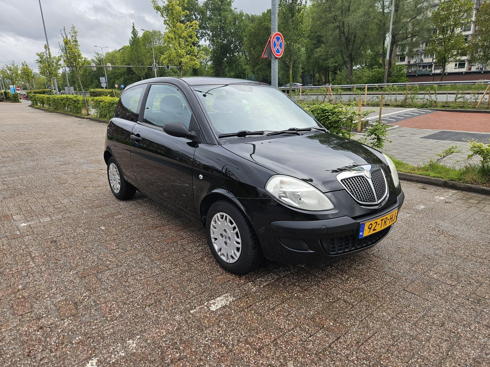 Lancia Ypsilon 1.2 | 148.871km | Dealeronderhouden |, Auto's, Voorwielaandrijving, 400 kg, Zwart, Origineel Nederlands
