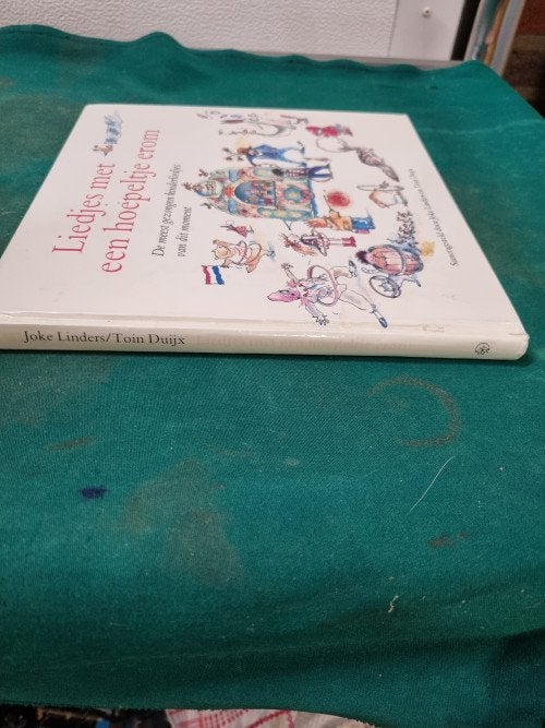 boek liedjes met een hoepeltje erom joke linders, Boeken, Ophalen of Verzenden