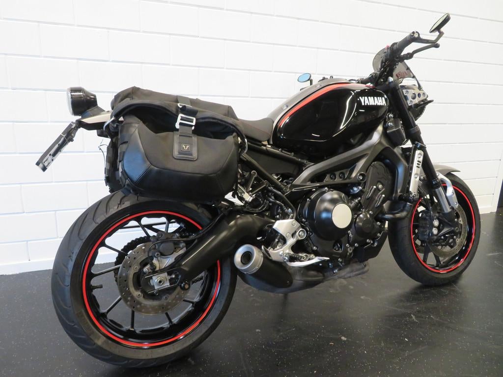 Yamaha XSR 900 XSR900 ABS TASSEN HISTORIE (bj 2021), Bedrijf, 900 cc, Naked bike