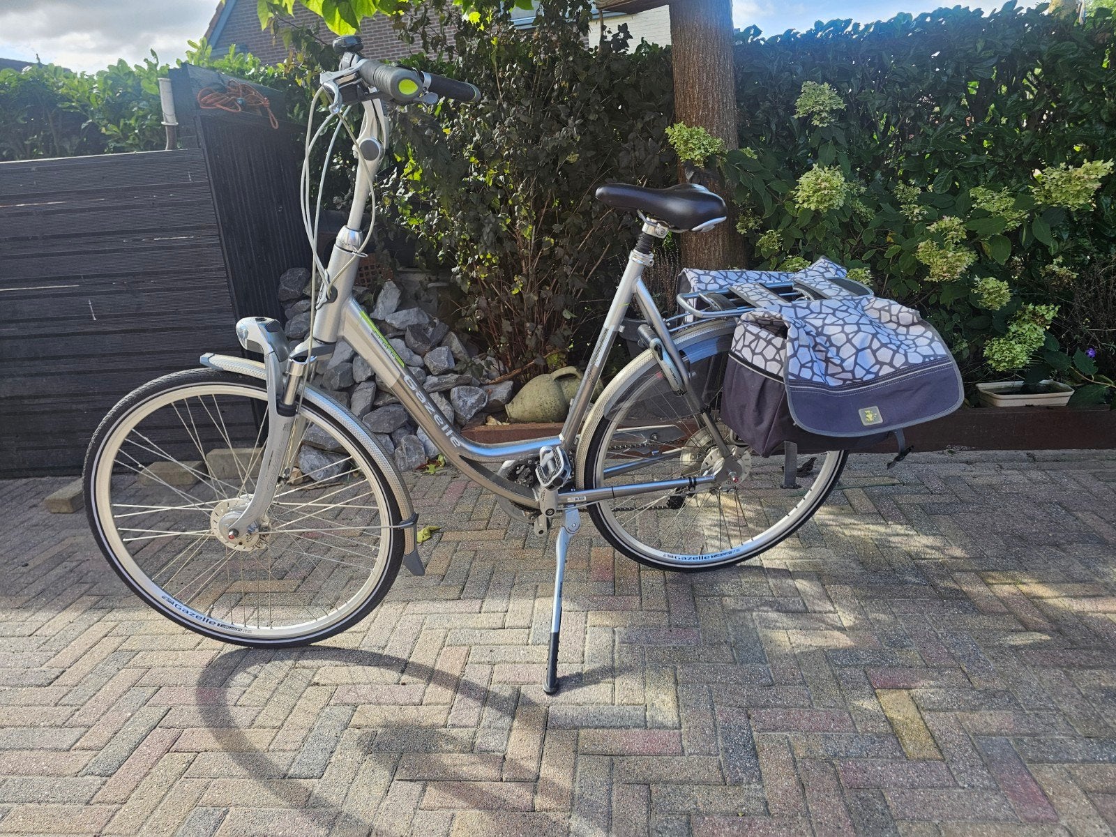 Gazelle Damesfiets - Zo goed als nieuw, Ophalen, Velgrem, Versnellingen, 56 cm of meer