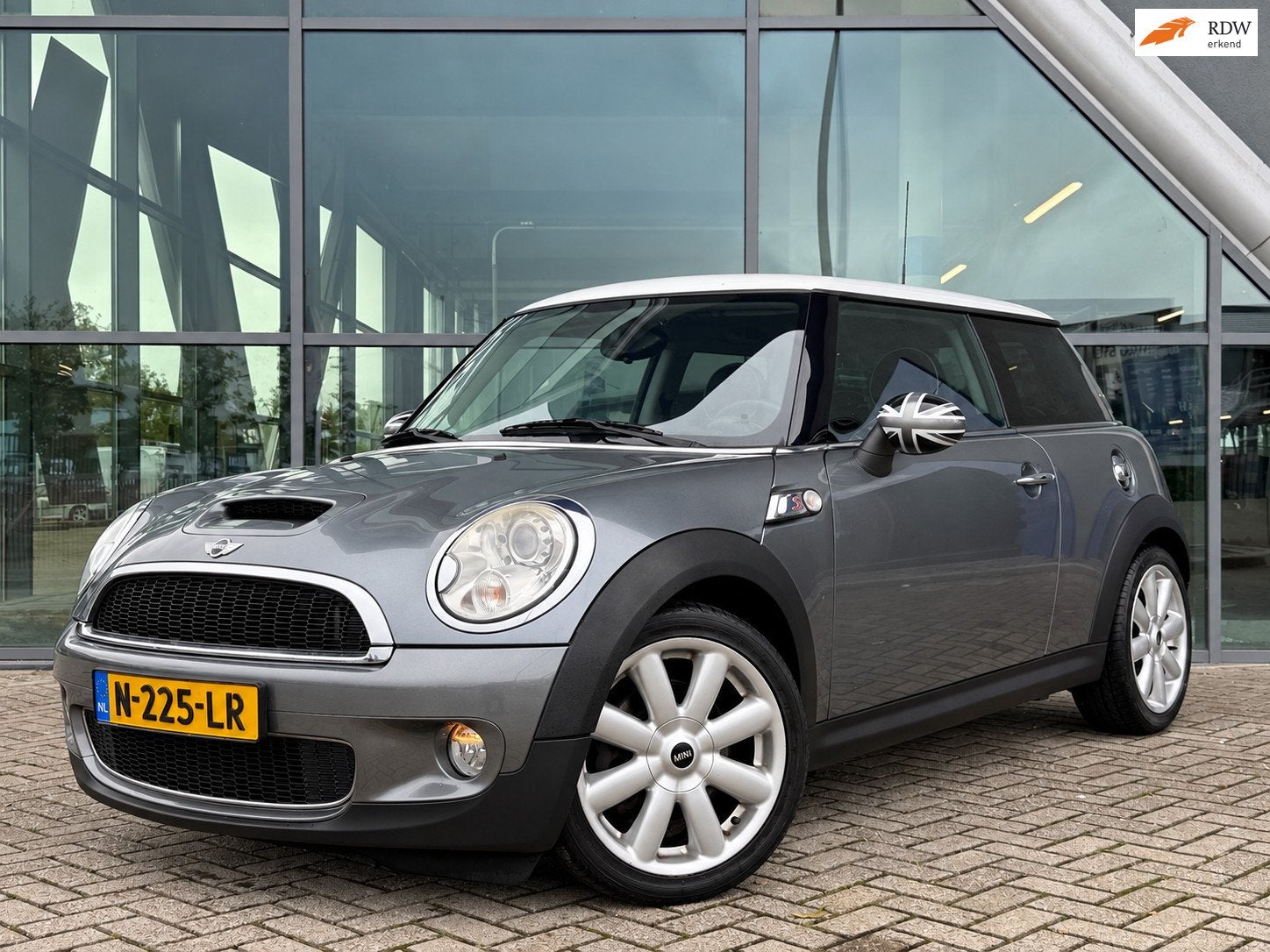 Mini 3-Deurs 1.6 Cooper S | Leer | Stoelverwarming | Xenon!, Auto's, Voorwielaandrijving, Dealer onderhouden, Gebruikt, Zwart