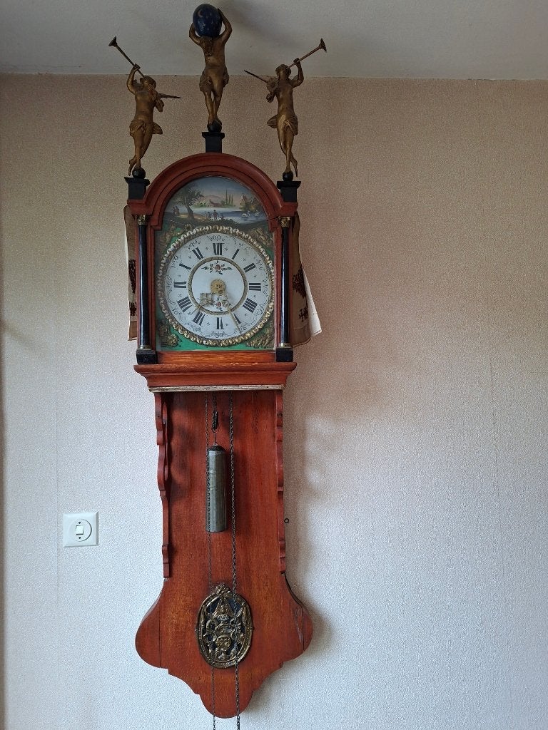 Antieke Friese Staartklok, Ophalen