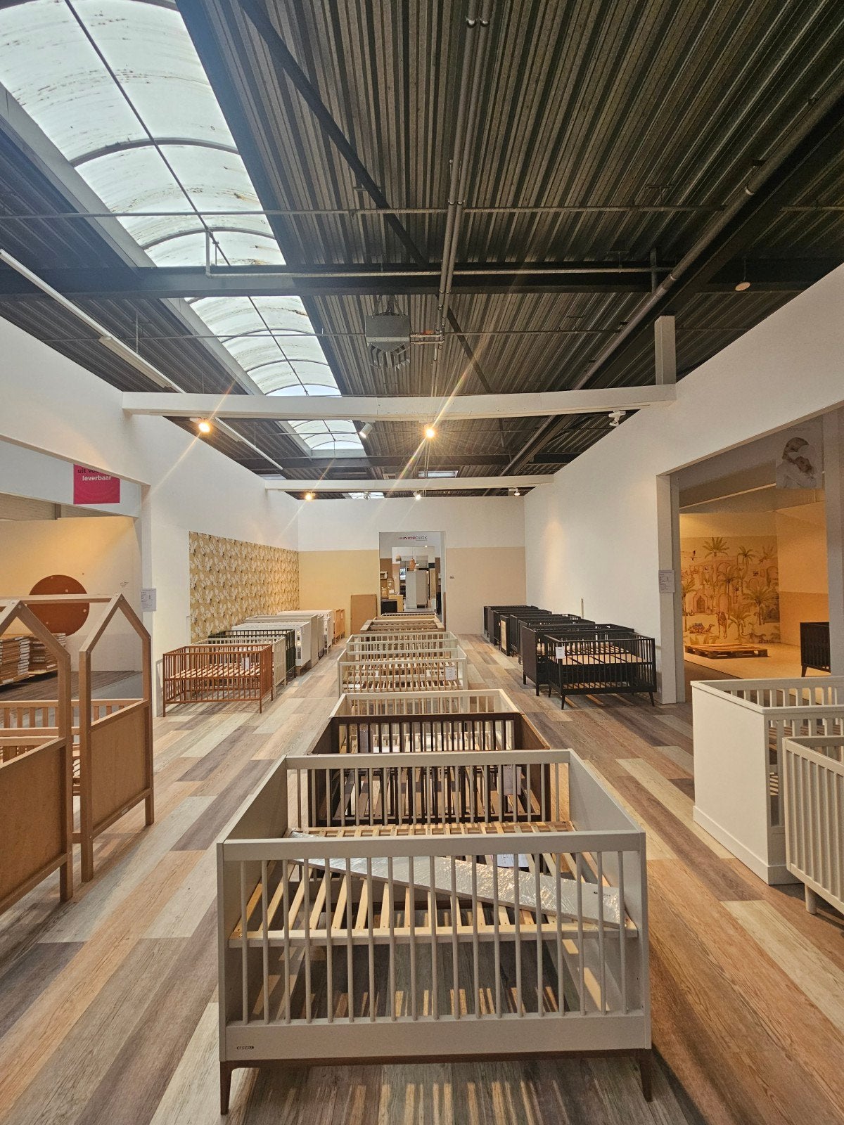 Showmodellen outlet ledikanten, commodes, boxen etc., Ophalen, Zo goed als nieuw, Overige typen