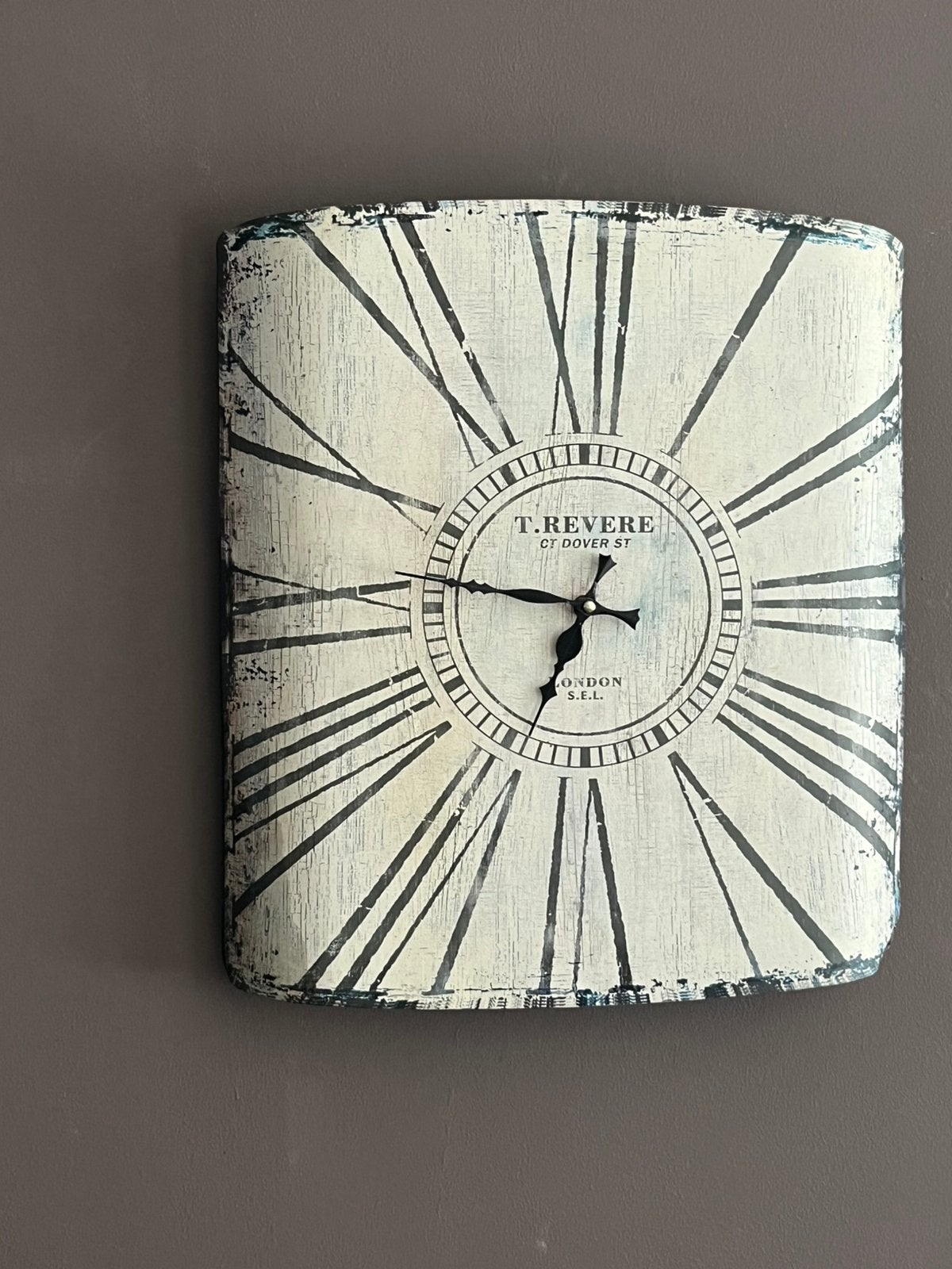 Brocante Metalen Wandklok / Wandklok . Afm 45x50 cm, Ophalen of Verzenden, Zo goed als nieuw, Wandklok