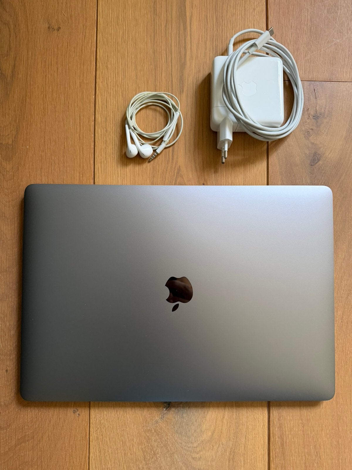 MacBook Pro 15 inch i9 Spacegrey 2019, 32GB RAM, 1 TB SSD, Computers en Software, Apple Macbooks, 1 TB of meer, 2 tot 3 Ghz, Zo goed als nieuw