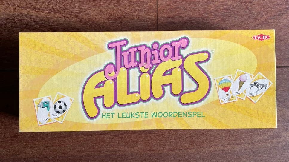 Alias Junior - Het leukste woordspel voor kinderen!, Vijf spelers of meer, Ophalen of Verzenden, Zo goed als nieuw