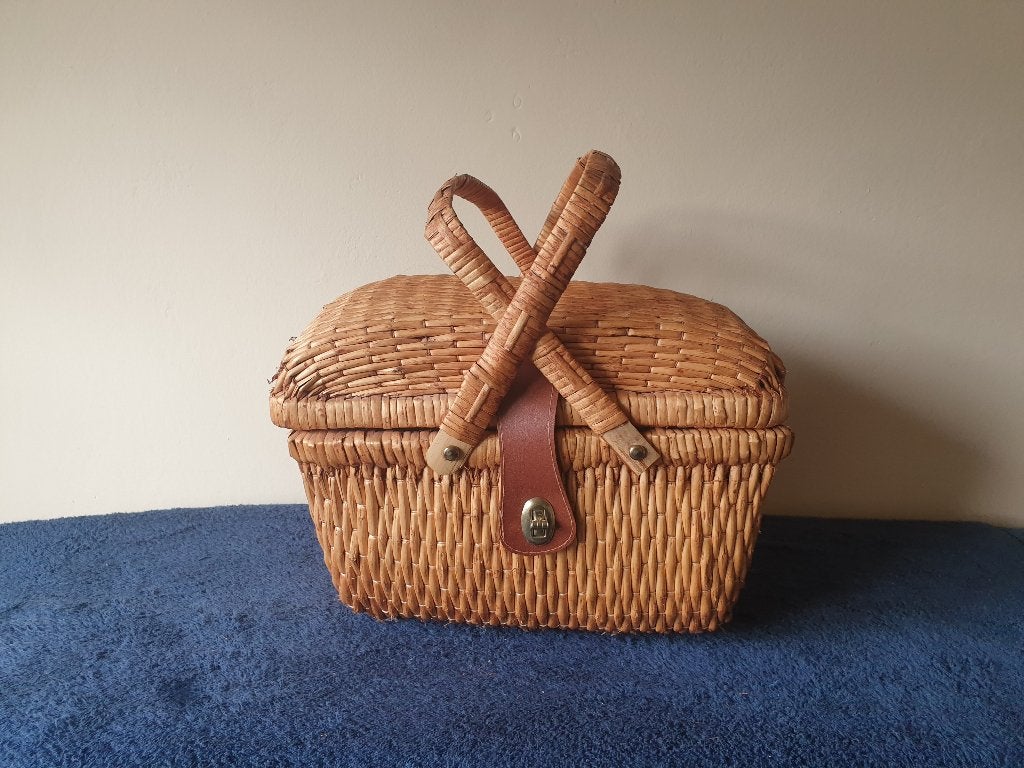 leuke rieten decoratie/picknickmand zie foto's, Verzenden, Zo goed als nieuw, Overige vormen, Overige materialen