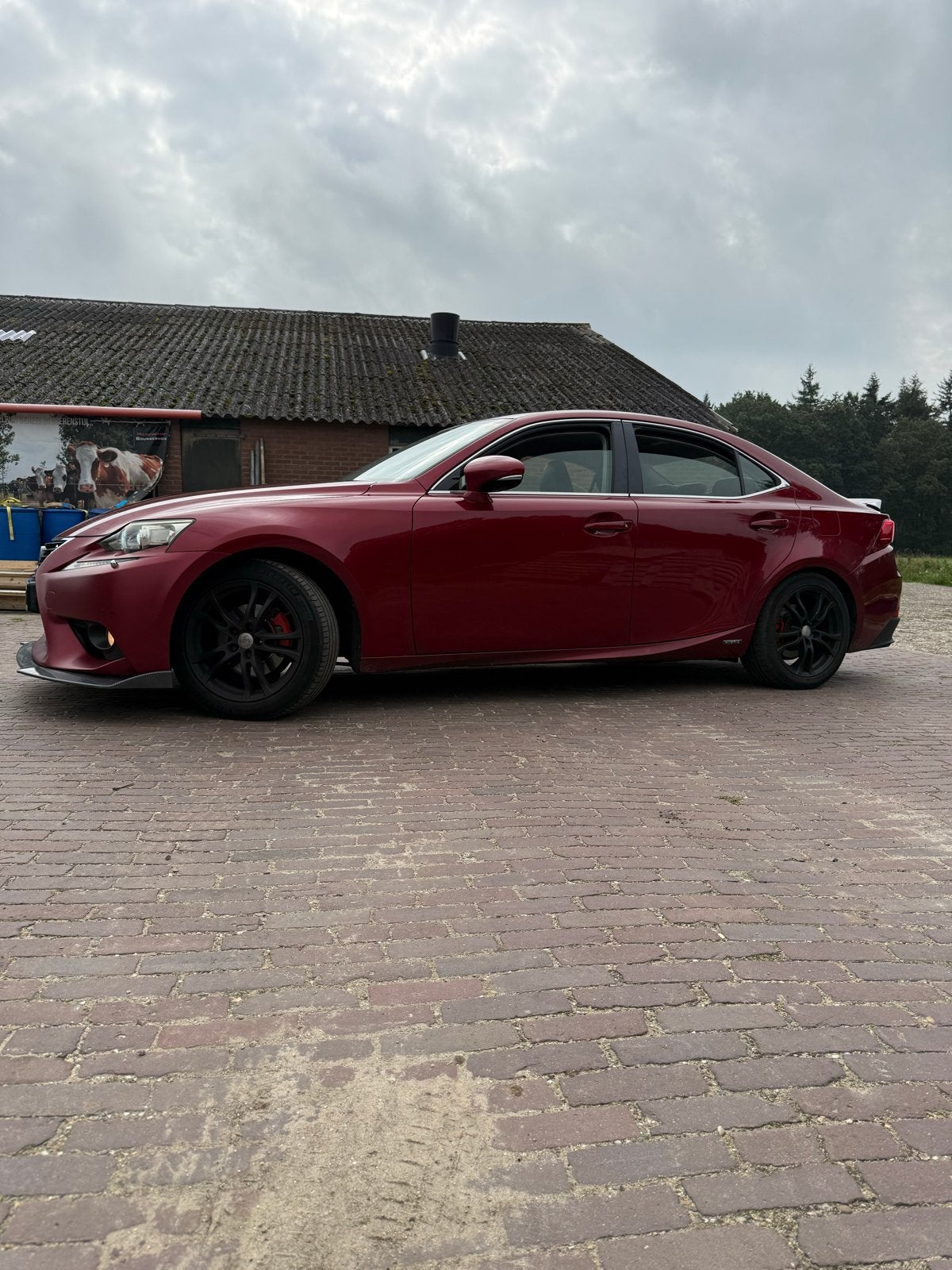 Lexus IS 300H 2.5 Hybrid CVT 2013 Rood, Auto's, Automaat, Achterwielaandrijving, 750 kg, 181 pk