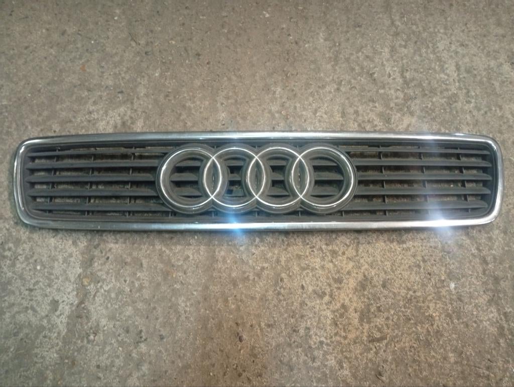 Gril van een Audi A4 B5, Gebruikt, Voor, Bumper, Audi