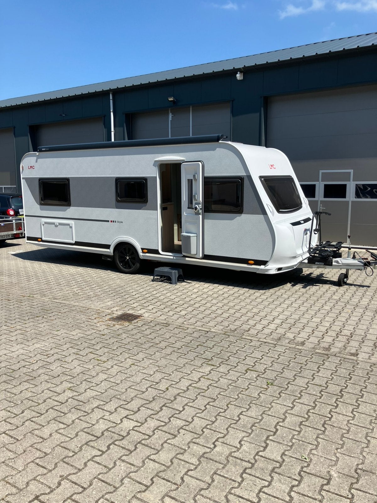 LMC Style 530 E 2024 | Mover | nieuwstaat, Caravans en Kamperen, Rondzit, Koelkast, Particulier, LMC en Münsterland