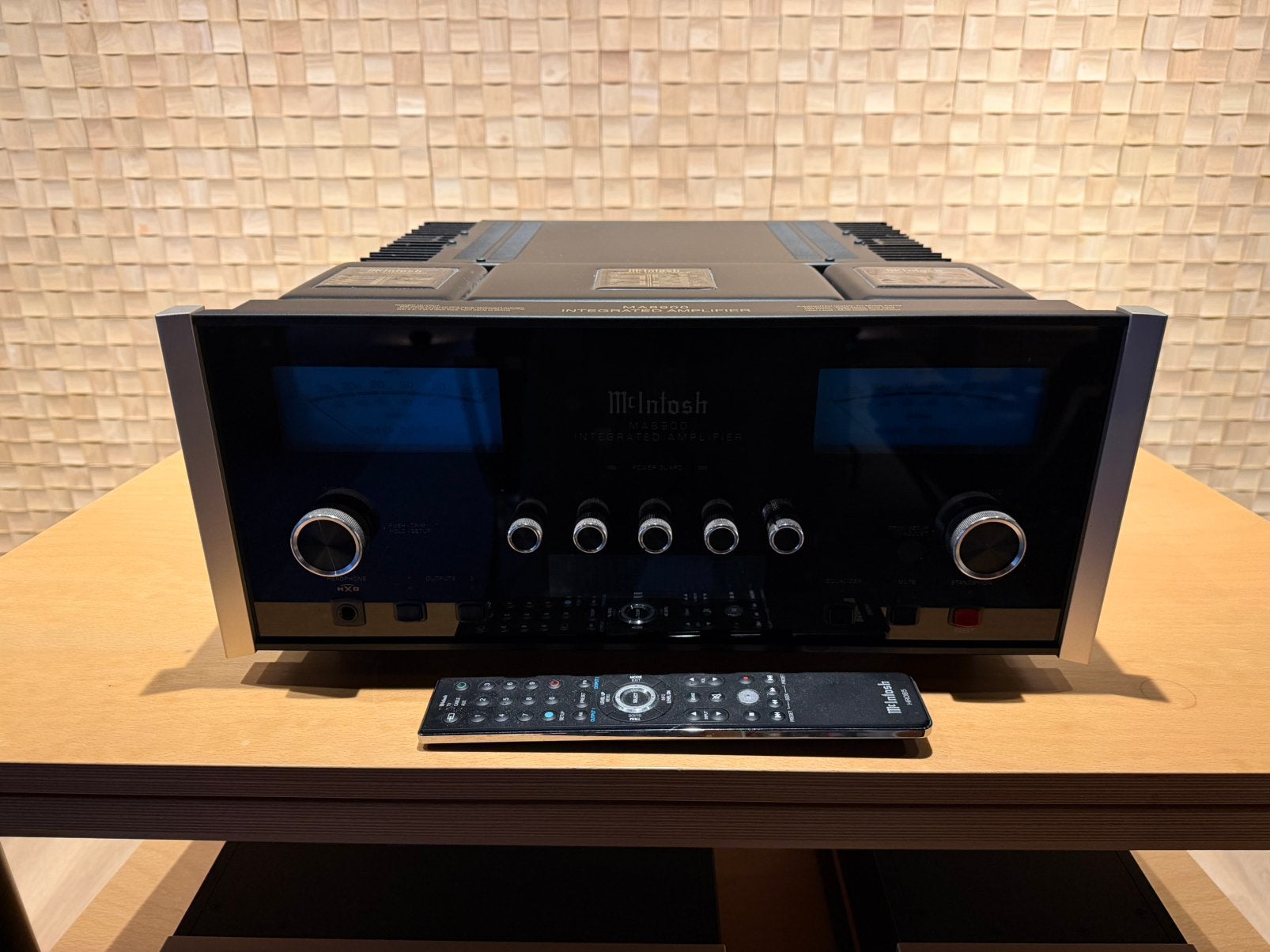 Mcintosh MA8900 - als nieuw - compleet, Amp 1, Info@mcintoshlabs.com, Zo goed als nieuw, Mcintosh