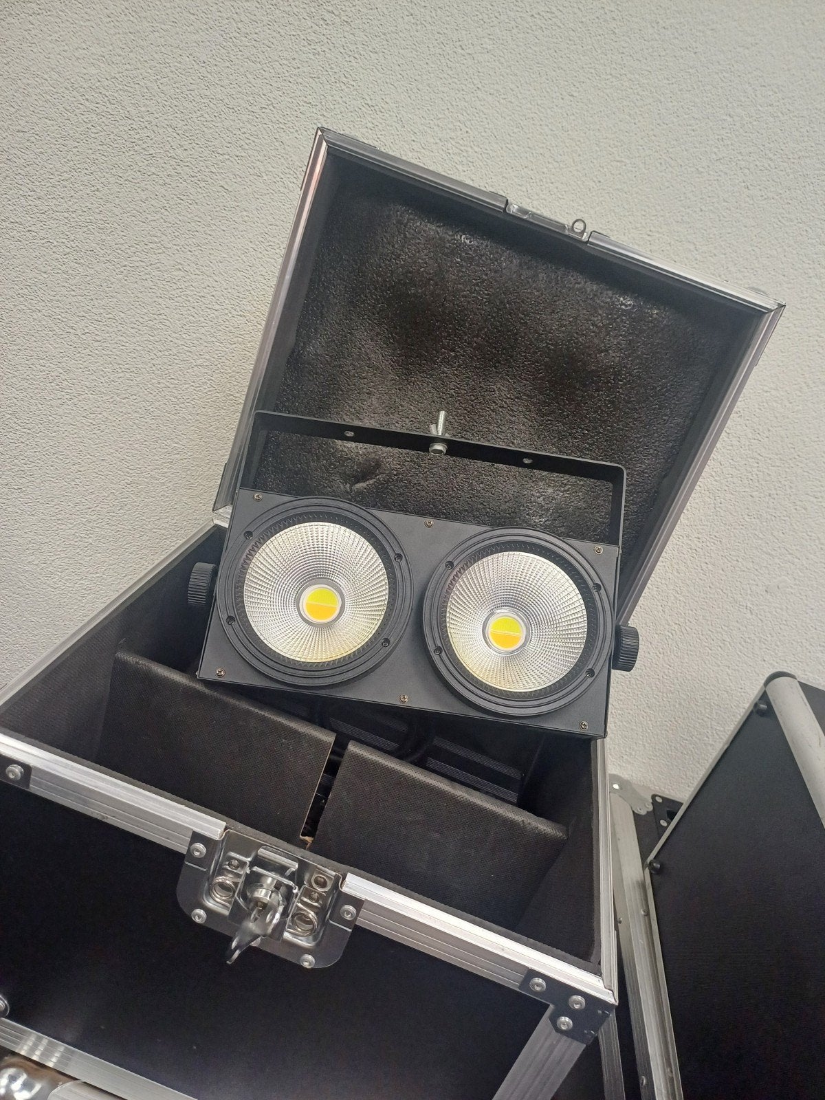 2 felle blinders tekoop met flightcase, Ophalen of Verzenden, Licht