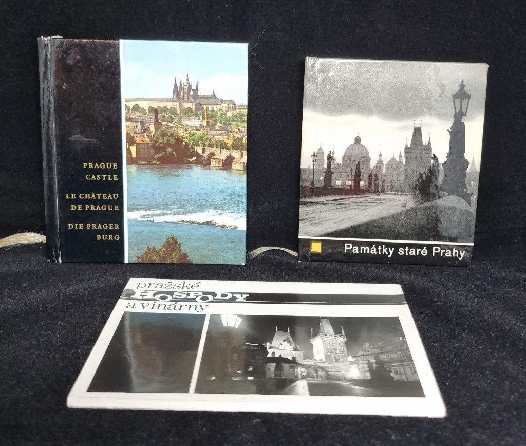 Twee boekjes en ansichtkaarten Praag jaren zestig, Boeken, Verzenden, Europa, Reisgids of -boek, Onbekend