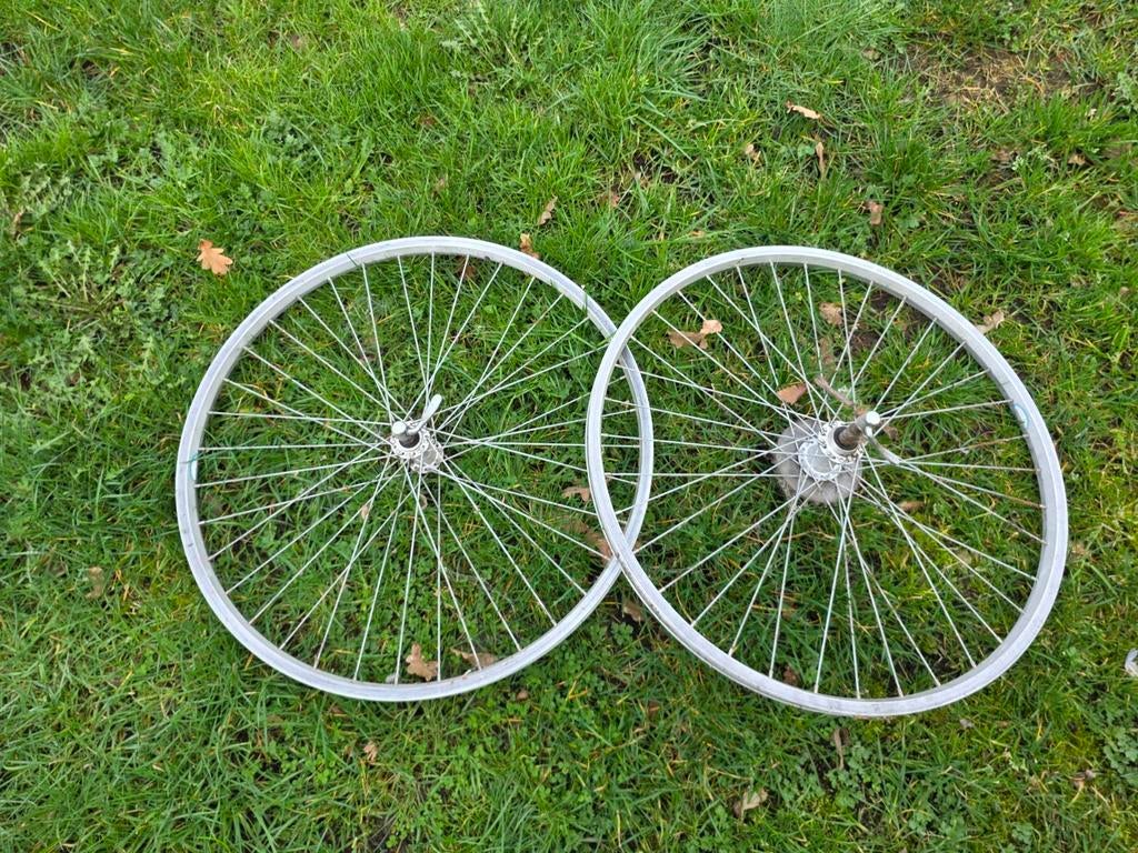 2x fiets wielen 24inc recht en nog alle spaken, Ophalen of Verzenden, Wiel