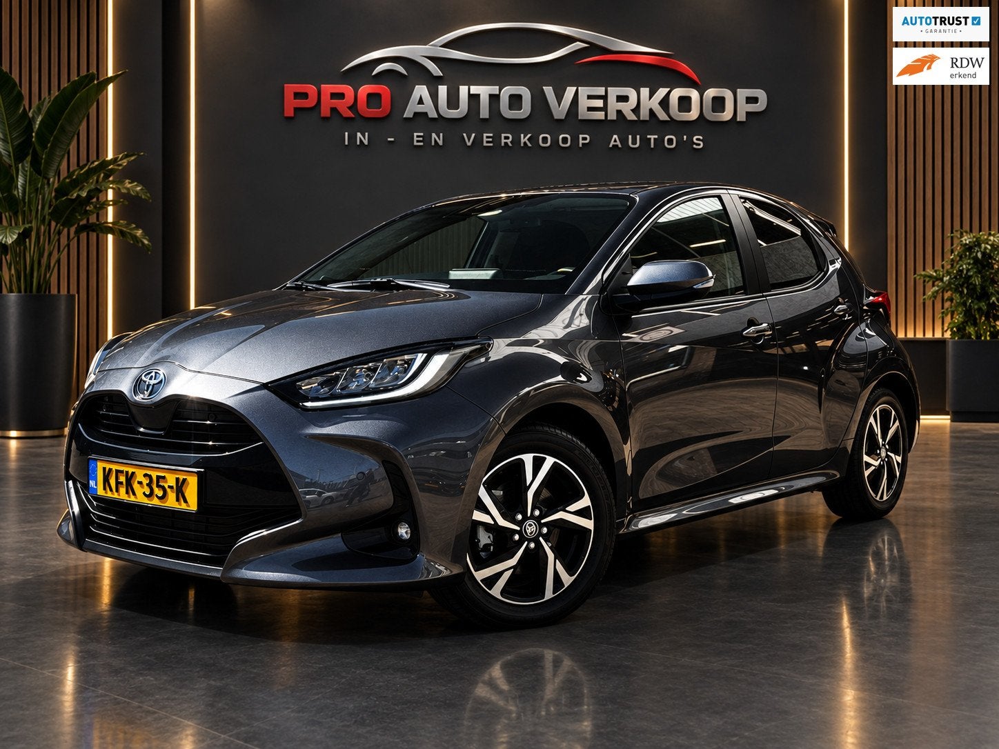 Toyota Yaris 1.5 Hybrid 115 Dynamic, Auto's, Dealer onderhouden, 450 kg, Euro 6, Met garantie (alle)