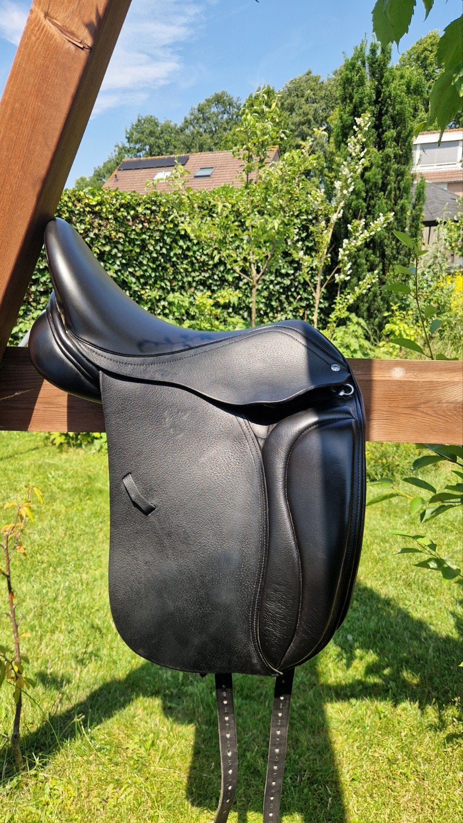 Zeer net loxely by bliss dressuurzadel, Dieren en Toebehoren, Paarden en Pony's | Zadels, Ophalen, Zo goed als nieuw, Dressuur