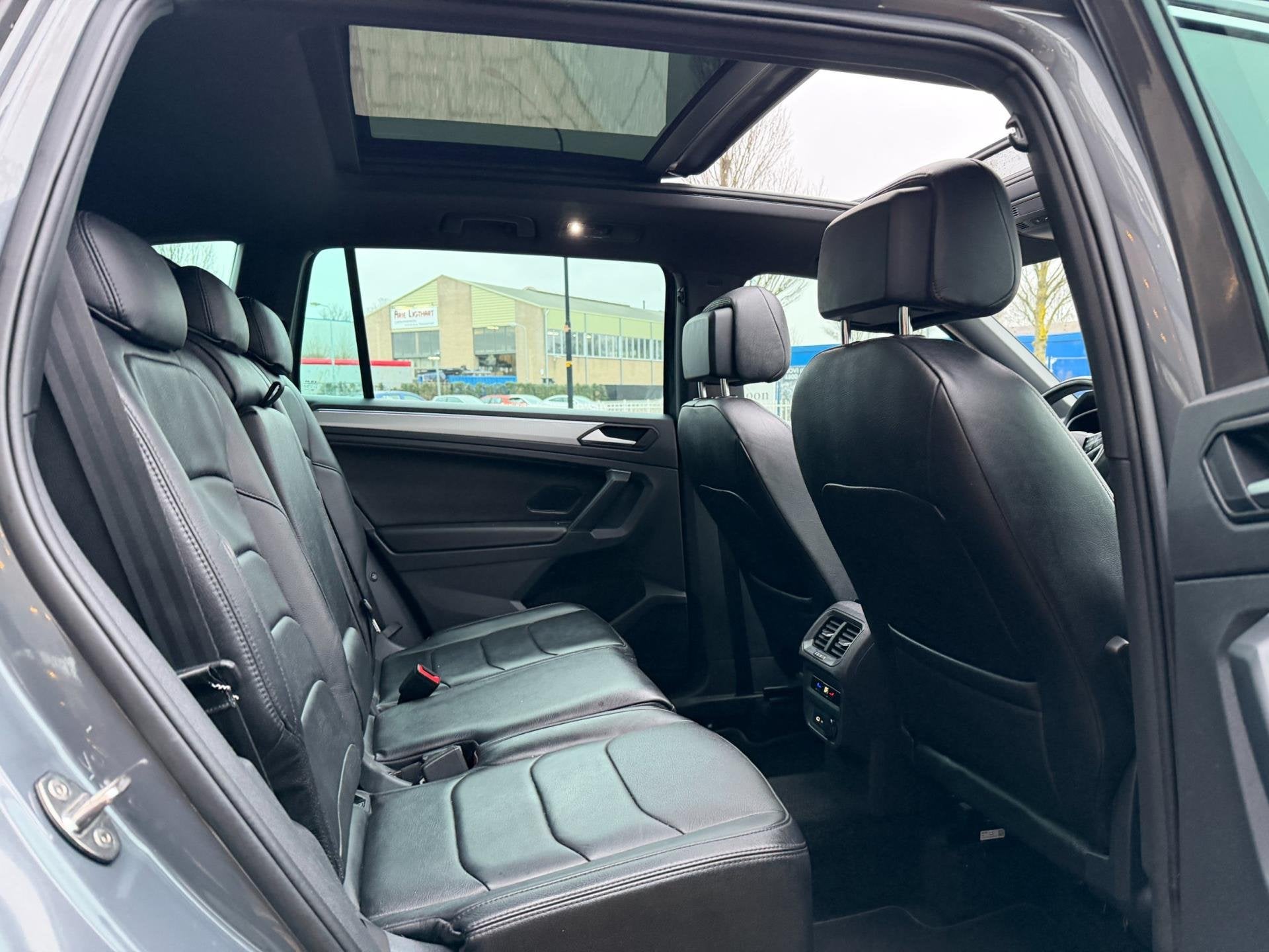 Seat Tarraco 1.5 TSI Style Business Intense Aut|NAVI|PANO|CA, Auto's, Seat, 12 maanden, Euro 6, 4 cilinders, Bedrijf