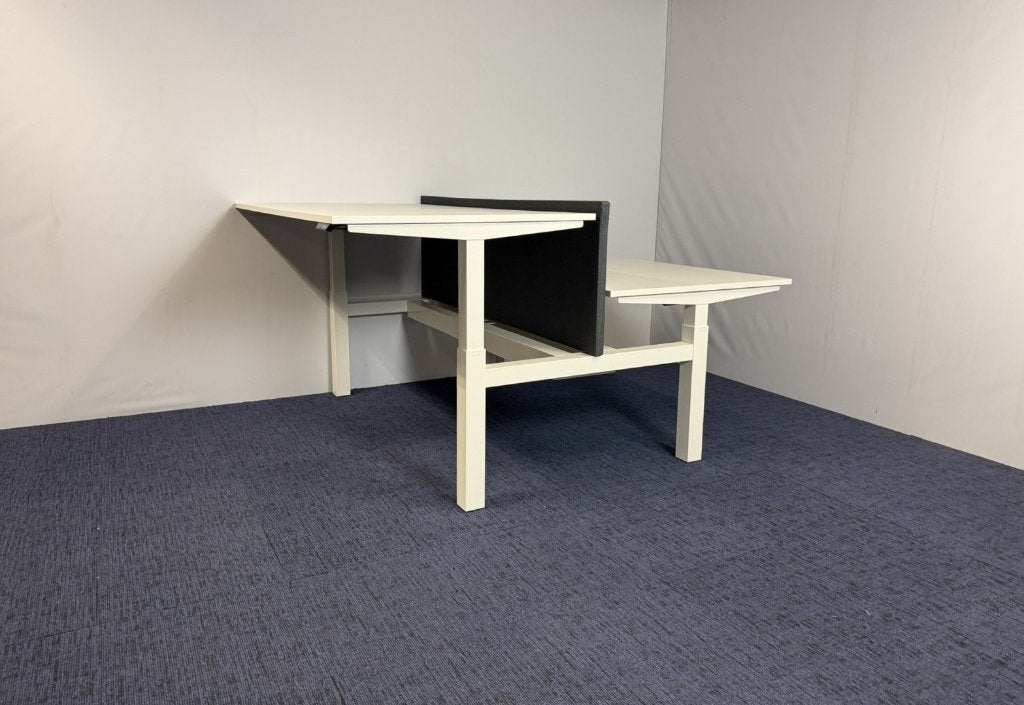 2 x Bench zit/sta bureau Ahrend (elektrisch) - 200 x 210 cm., Huis en Inrichting, Bureaus, Ophalen, Zit-sta bureau, Gebruikt, 200 cm