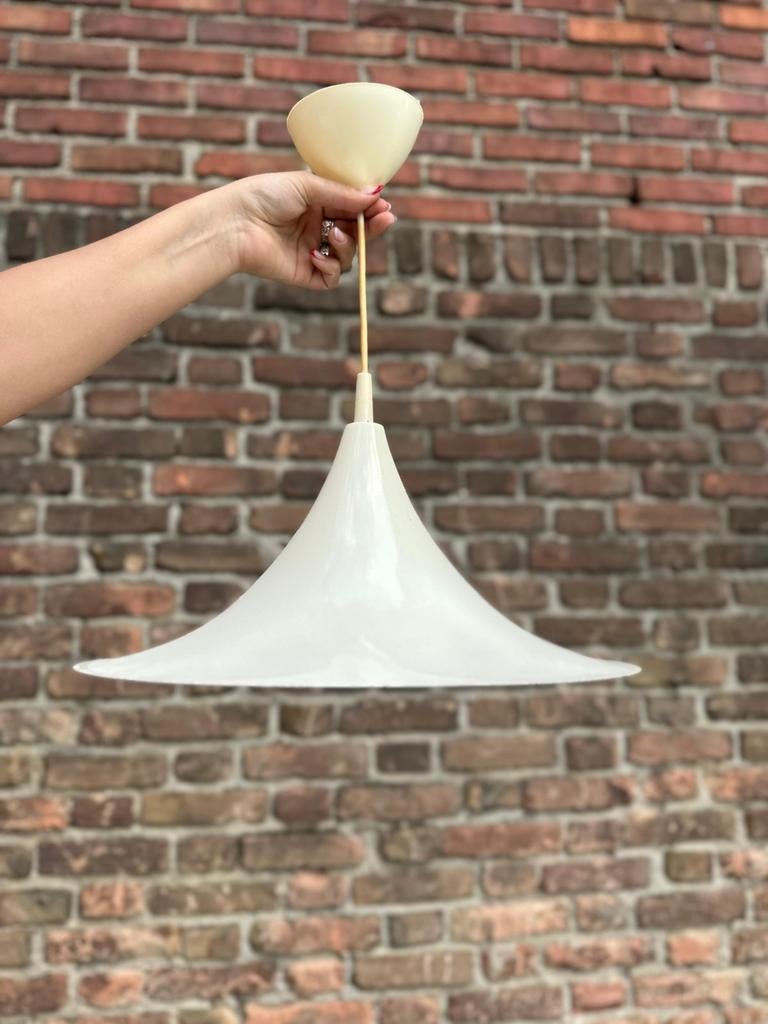 Heksenhoed hanglamp, Ophalen