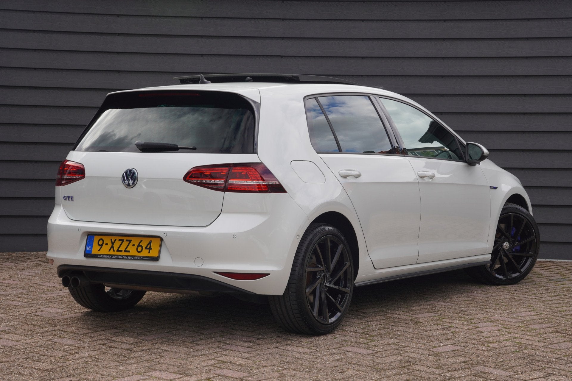 Volkswagen Golf 1.4 TSI GTE - PANODAK - LEDER - CLIMA - ADAP, Auto's, Gebruikt, 4 cilinders, Wit, 1499 kg