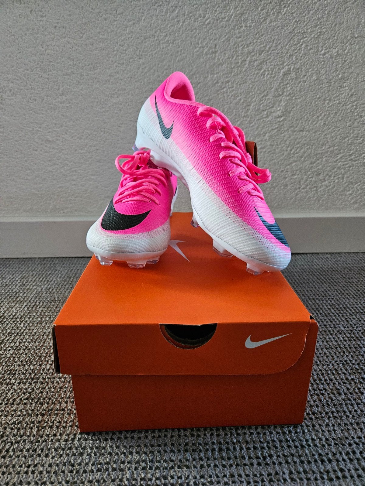 voetbalschoenen nieuw, Maat XS of kleiner, Ophalen of Verzenden, Nieuw, Schoenen