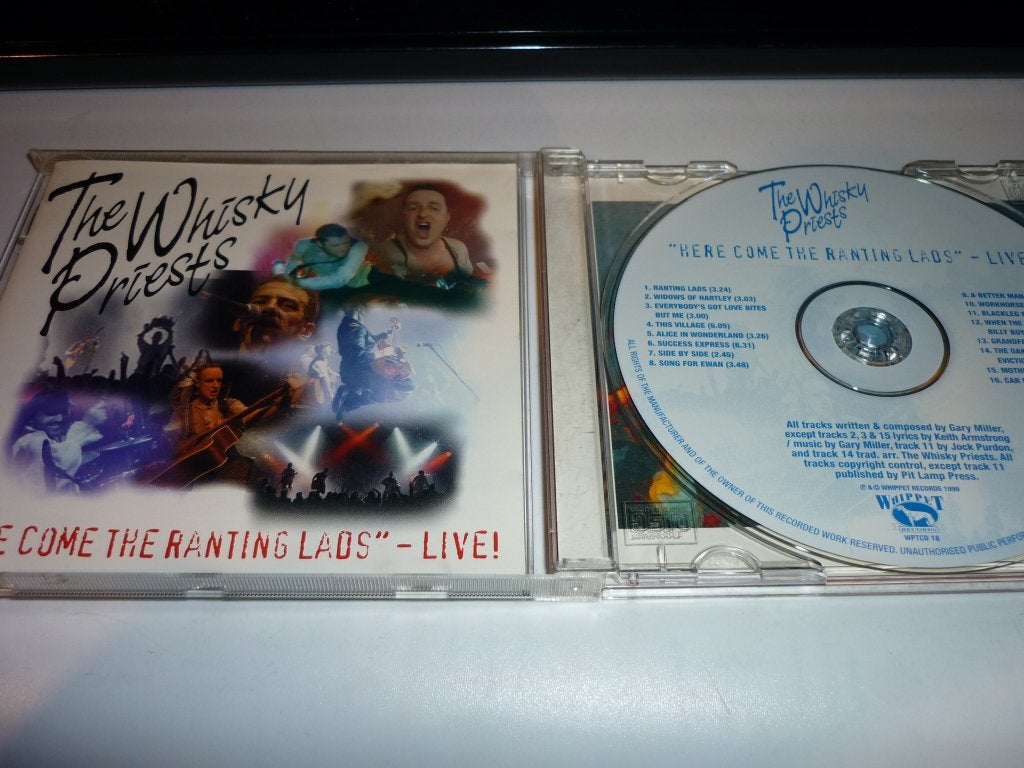 The Whisky Priests - Here Come The Ranting Lads - Live! CD, Cd's en Dvd's, Inclusief boekje, Gebruikt, Ophalen of Verzenden, Live-album