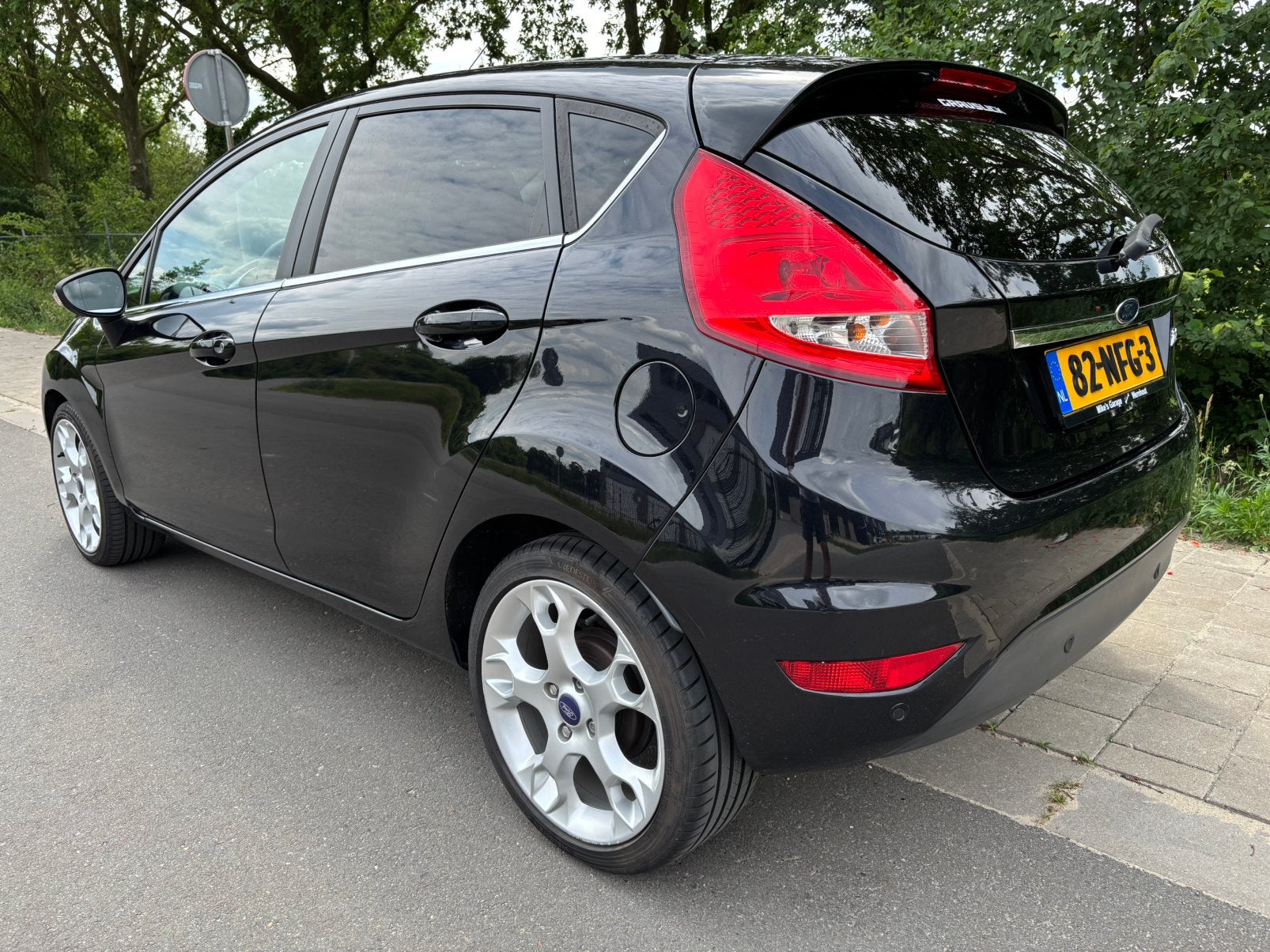 Ford Fiësta 1.6 Ti-vct 88KW 5DR 2010 Zwart metallic, Voorwielaandrijving, 1596 cc, 40 €/maand, Zwart
