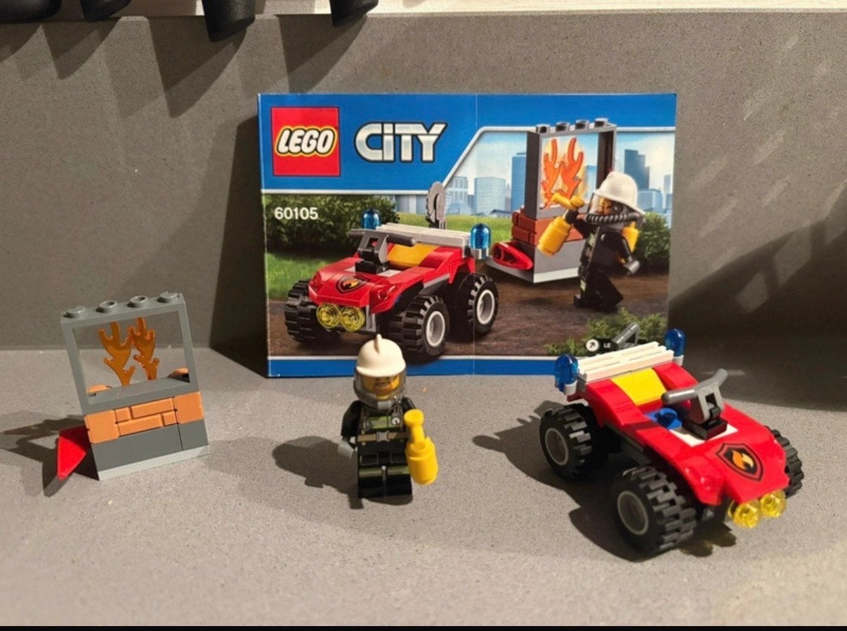 LEGO City Brandweer 60105 - Brandweerwagen en brandweerman, Ophalen of Verzenden, Zo goed als nieuw, Overige merken