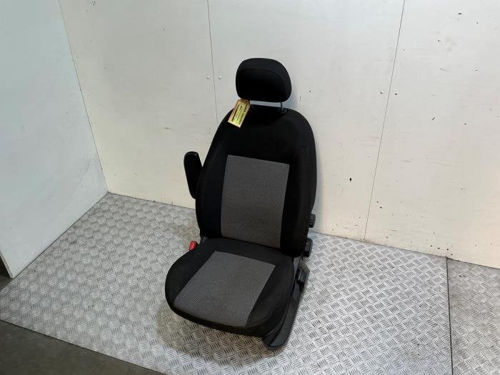 Stoel links van een Fiat Doblo (Doblo 15-), Auto-onderdelen, 12 maanden garantie, Gebruikt, -, -