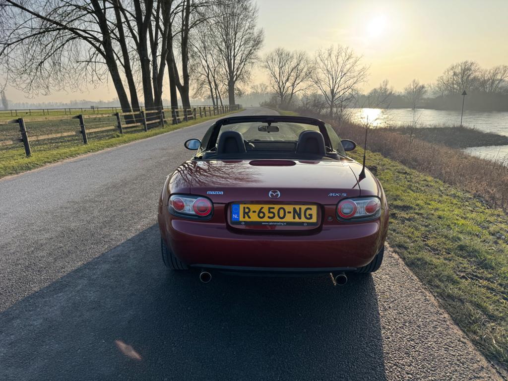Mazda MX-5 1.8 Touring 2006 Rood, Auto's, Mazda, Particulier, MX-5, Benzine, Cabriolet, Handgeschakeld, Geïmporteerd, Rood, Achterwielaandrijving