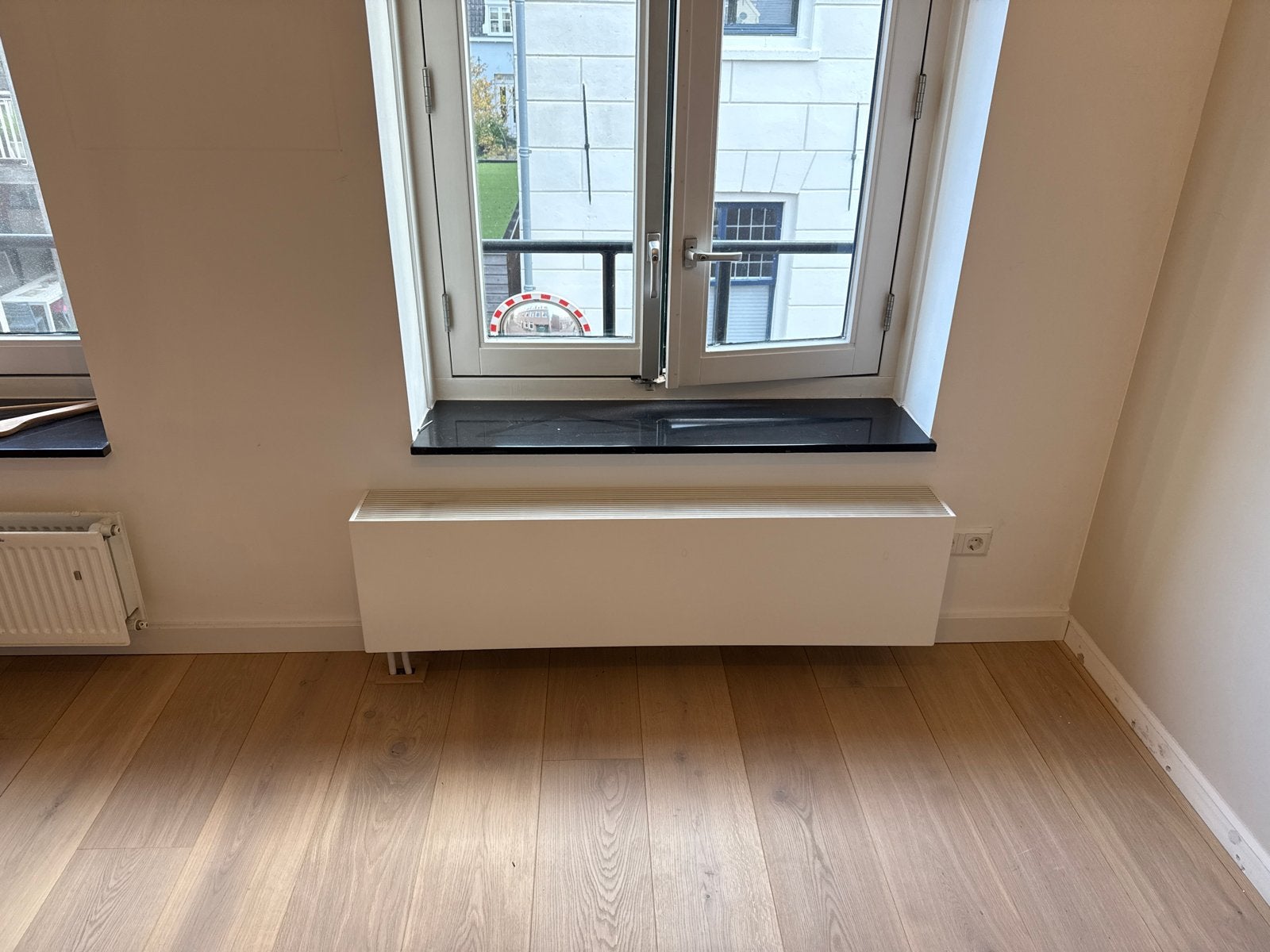 Diverse radiatorombouwen (wit en bruin/grijs), Ophalen, Gebruikt, Radiator, 150 cm of meer
