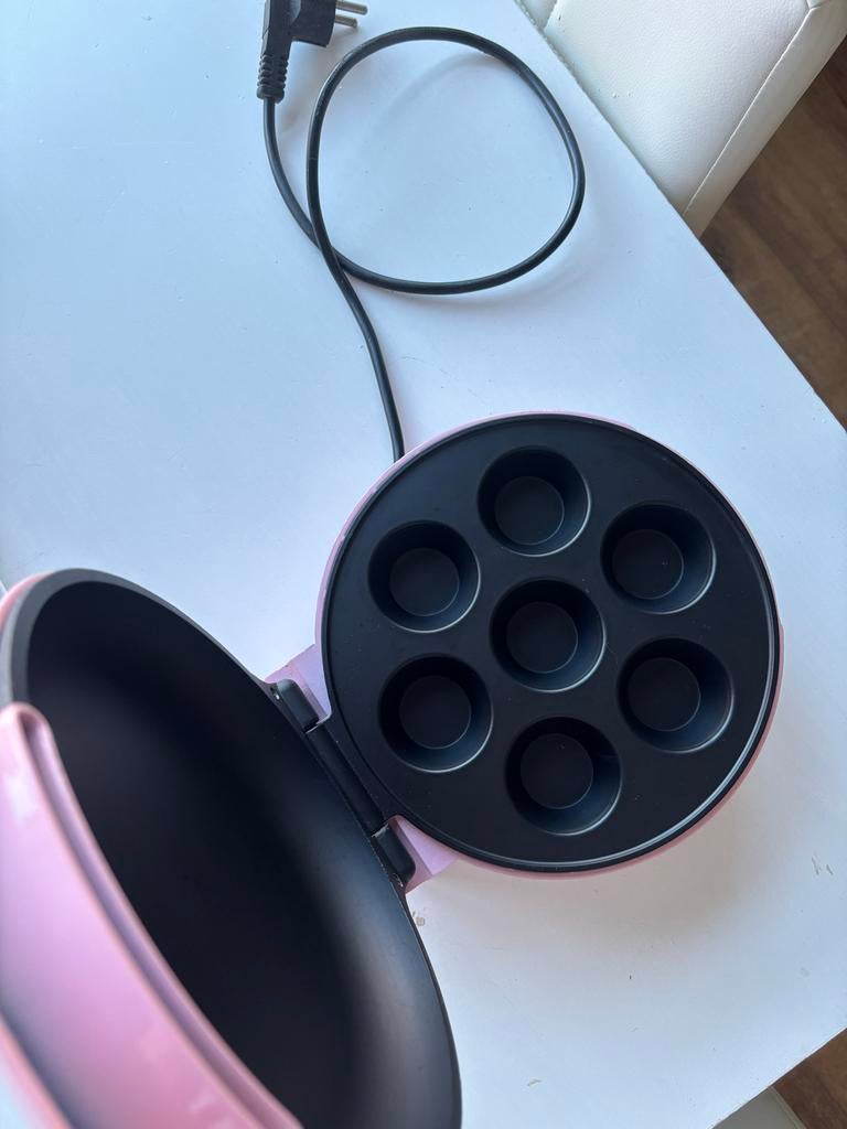 Tomado Cupcake Maker - Roze, Ophalen, Zo goed als nieuw