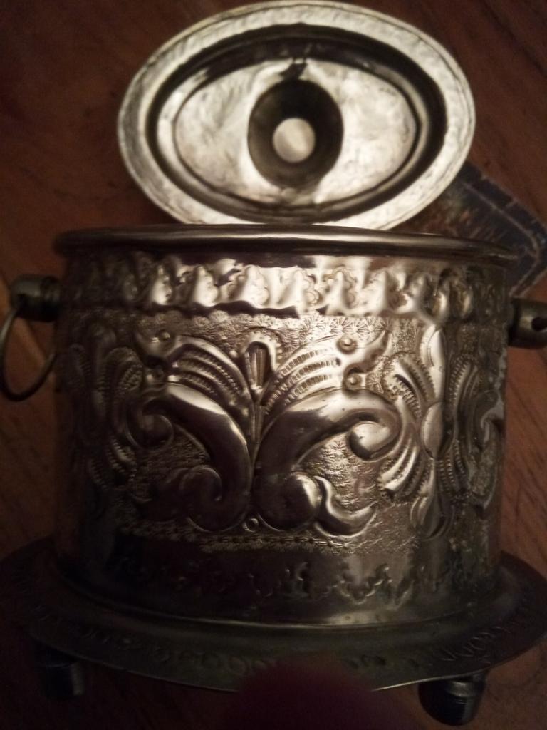 Oud verzilverd bakje, Ophalen