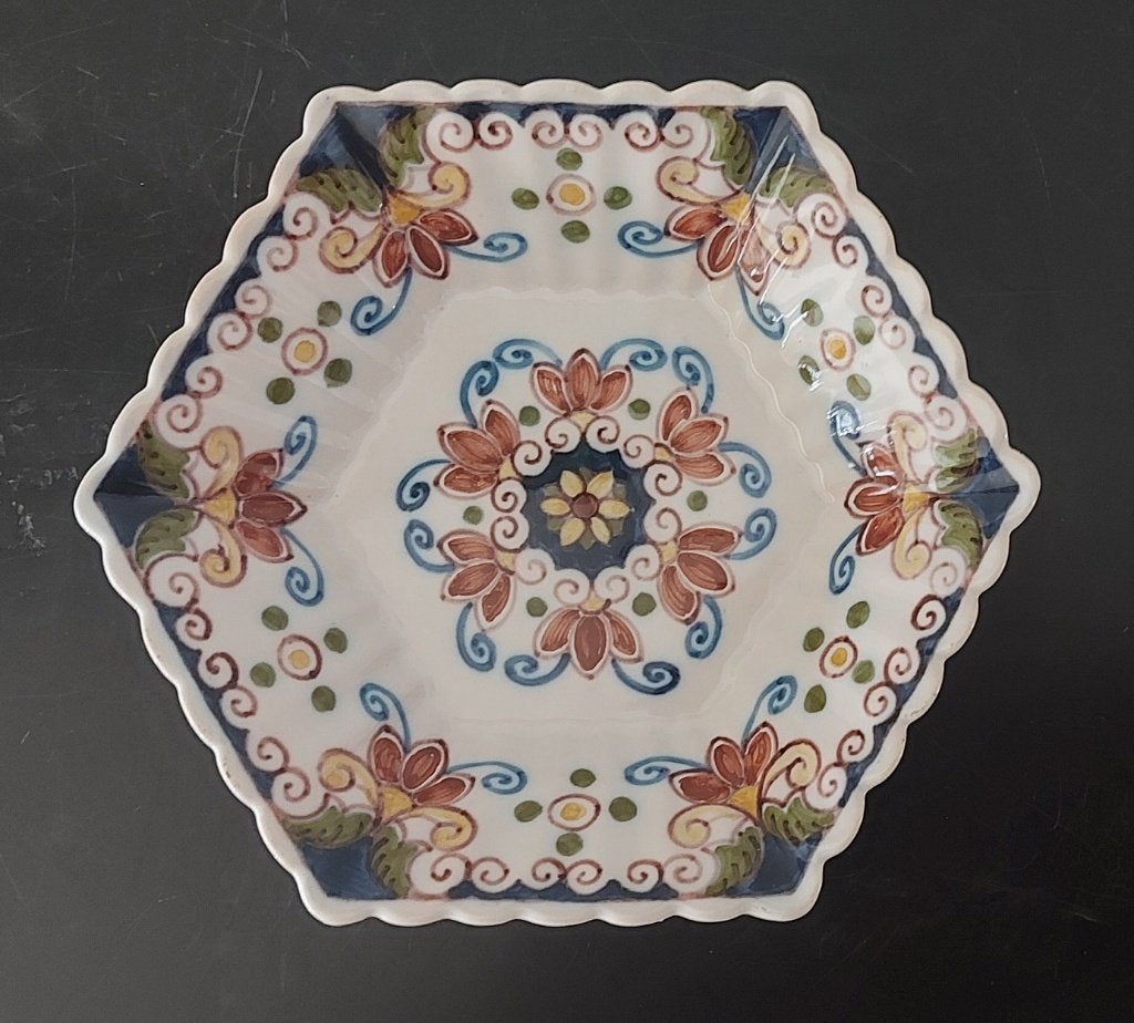 Makkum aardewerk zeshoekig bordje wandbordje handgeschilderd, Ophalen of Verzenden