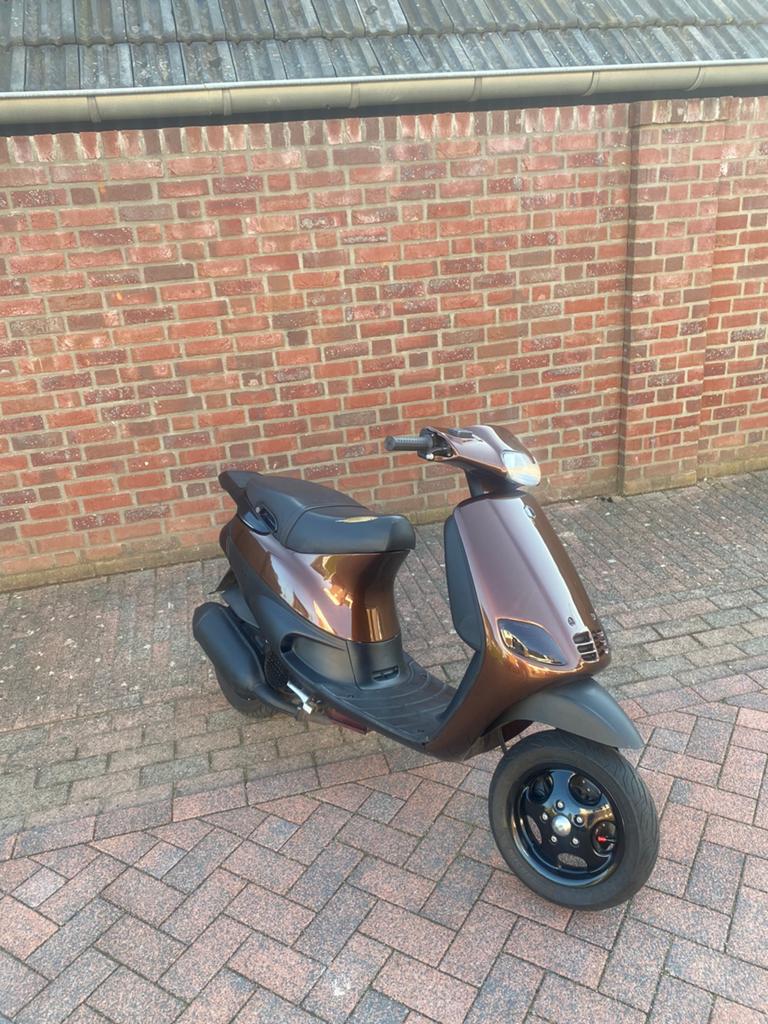 zip type 3 125cc, Fietsen en Brommers, Scooters | Piaggio, Zo goed als nieuw, Zip, Ophalen