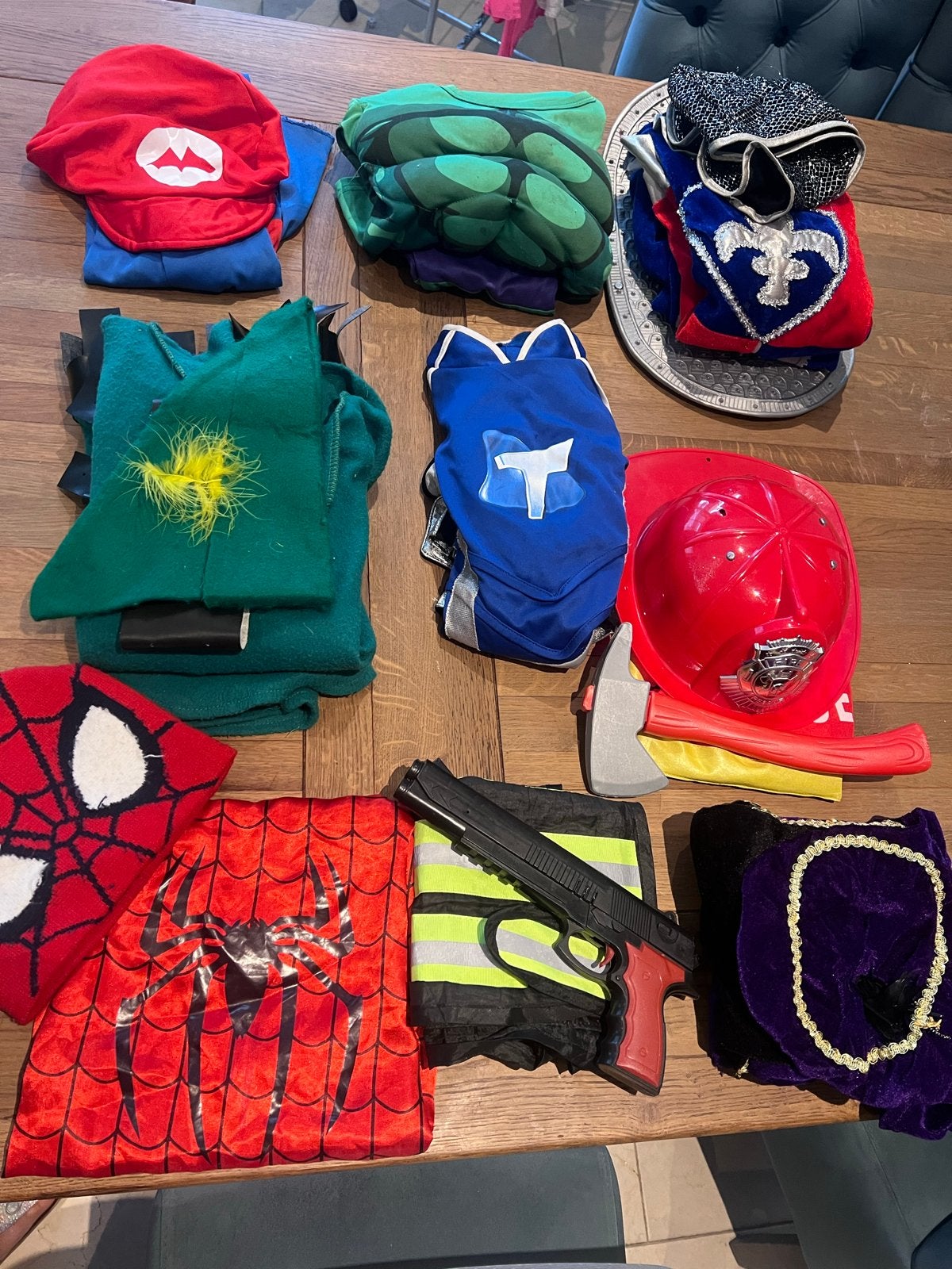 9 Leuke Jongens Verkleedpakken - 4-7 Jaar (Mario, Spiderman), Ophalen of Verzenden, Gebruikt, 110 t/m 116, Jongen