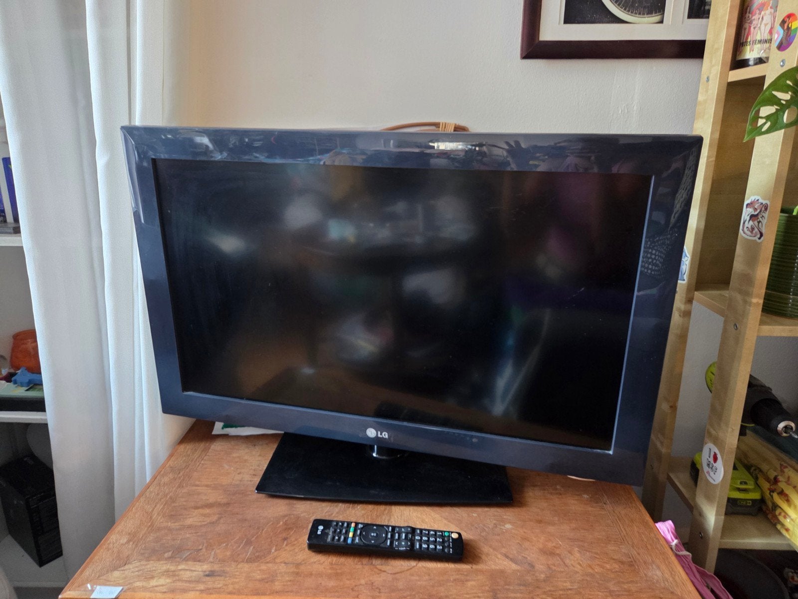 LG 32 inch full HD TV, Audio, Tv en Foto, Televisies, 50 Hz, Ophalen of Verzenden, Zo goed als nieuw, 100 cm of meer