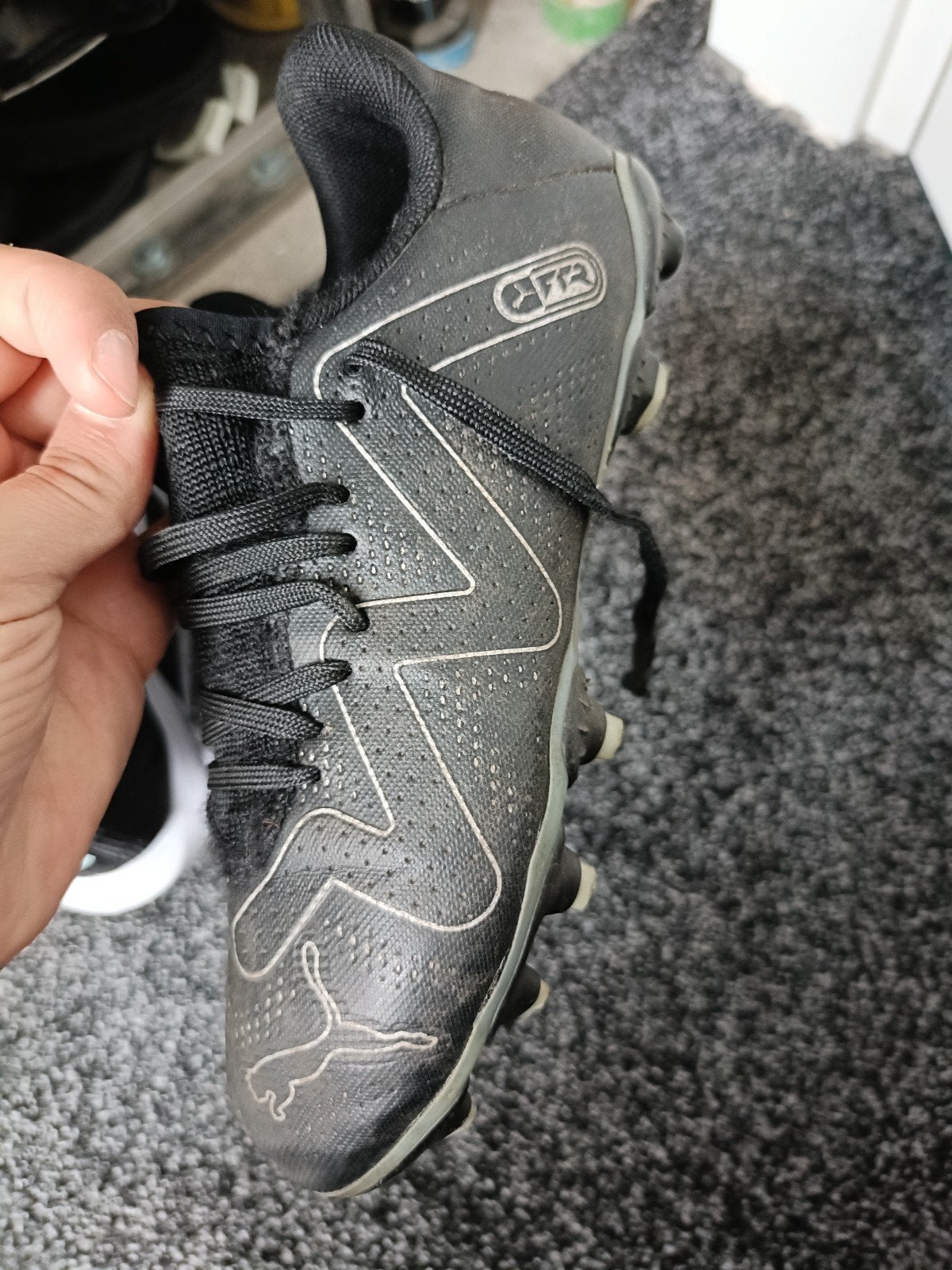 Voetbalschoen, Ophalen