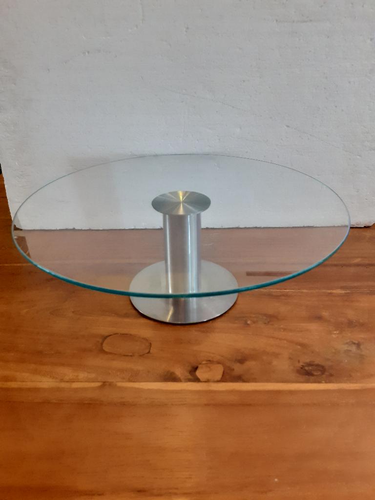 Mooie stevige glazen taartplateau met metalen voet, --, Ophalen of Verzenden, Zo goed als nieuw, --