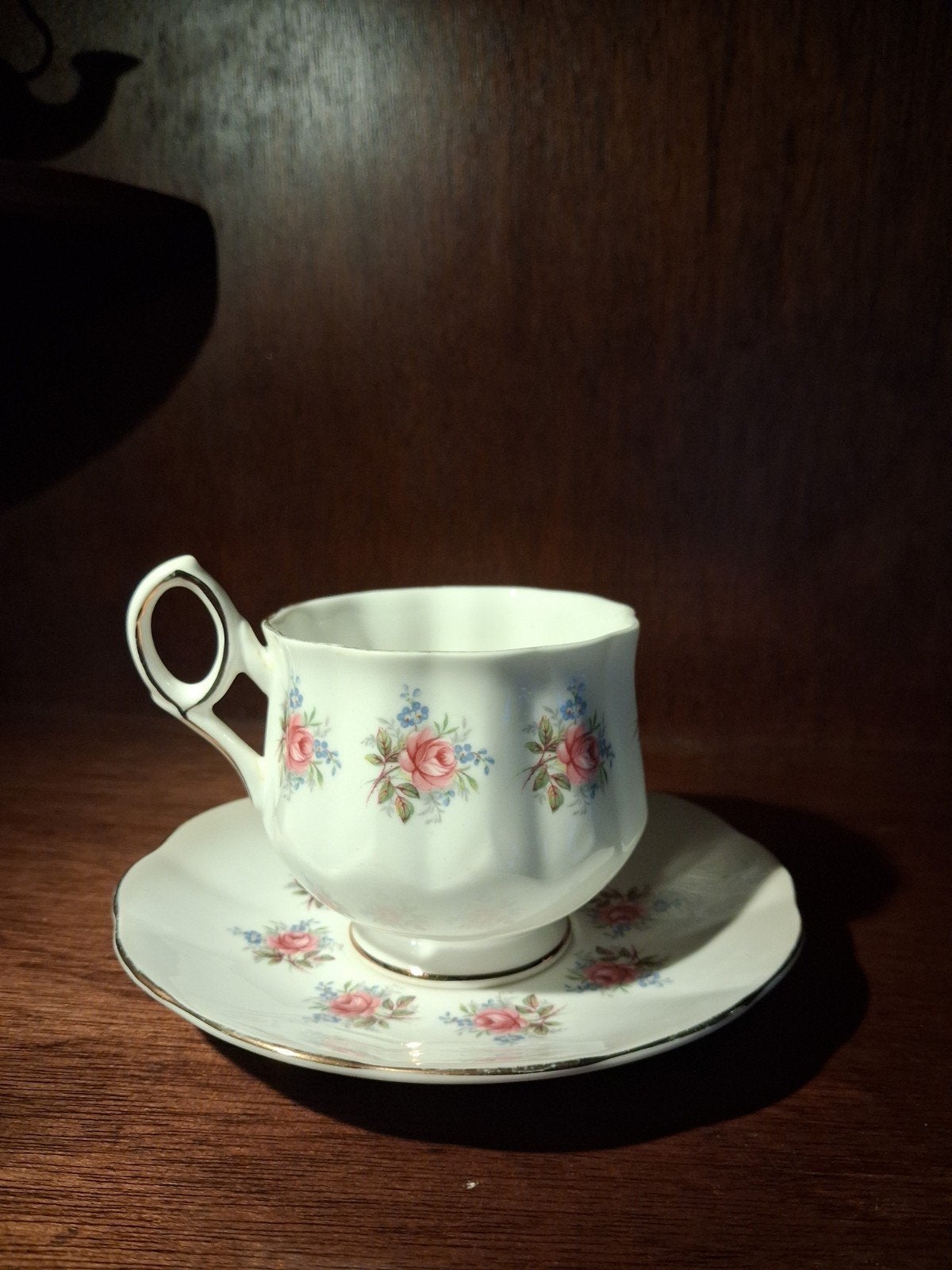 Elizabethan Fijne Bone China Kop en Schotel - Rozenpatroon, Ophalen of Verzenden