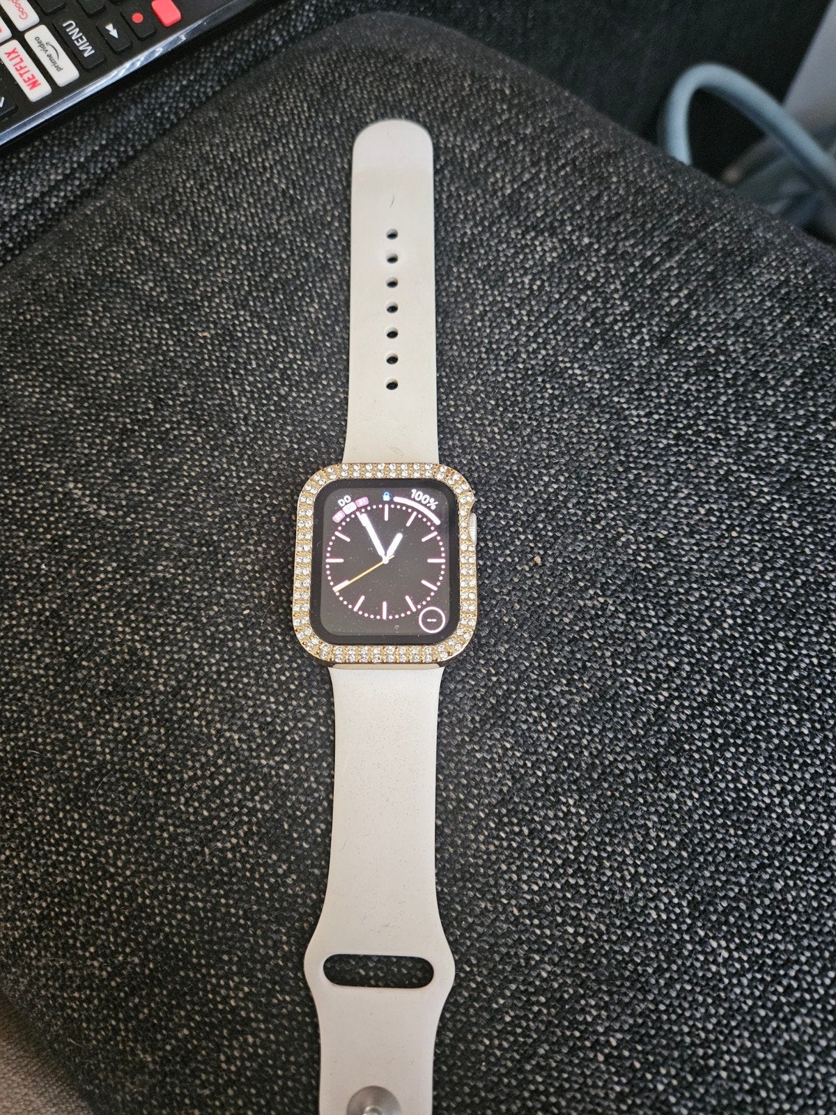 Apple Watch SE 3 GPS 40mm Starlight Aluminium + Sportband, Ophalen, Apple Watch ⌚️, IOS, Nieuw