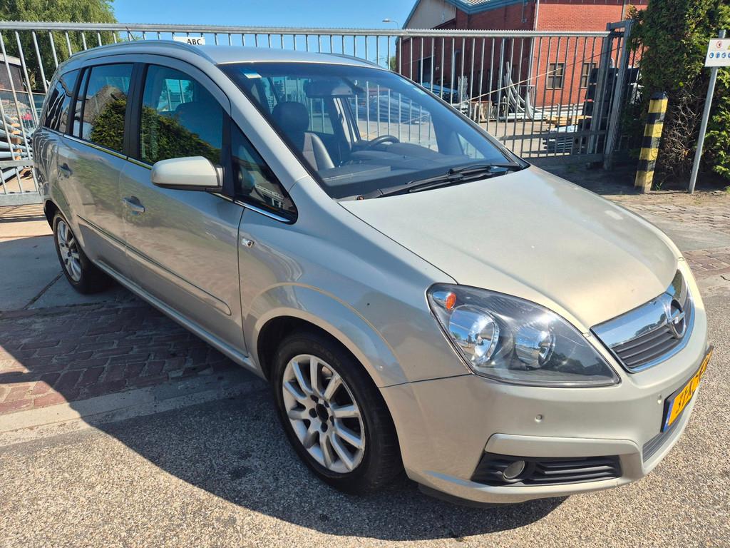 Opel Zafira 1.9 CDTi Cosmo 7 persoons,airco,pdc, Gebruikt, Zwart, 4 cilinders, Origineel Nederlands