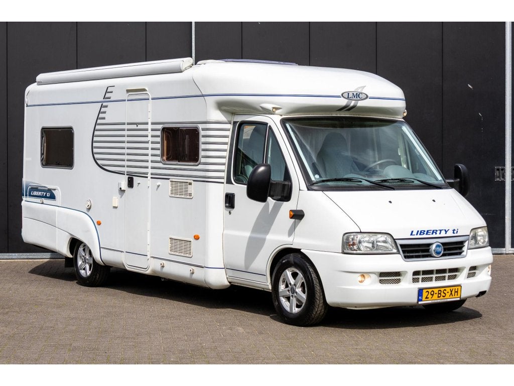LMC Liberty TI 6600 2.8 128pk ENKELE-BEDDEN AUTOMAAT, Fiat, 6 tot 7 meter, Bedrijf, Buitenlamp
