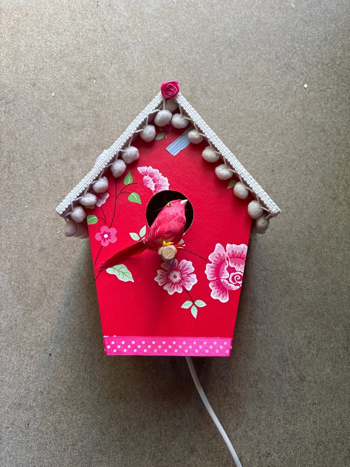 Decoratieve vogelhuisje lamp - Rood met bloemen, Met schakelaar, Gebruikt, E14 (klein), Ophalen of Verzenden
