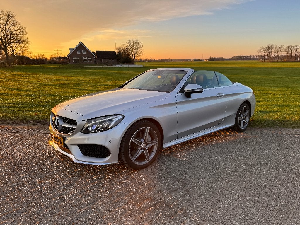 Mercedes-Benz C-Klasse C300 245pk 9G-TRONIC 2017 Grijs, Auto's, Mercedes-Benz, 1800 kg, 4 cilinders, Cabriolet, 4 stoelen